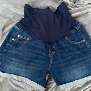 Never Worn. Maternity Jean Shorts. Size L.